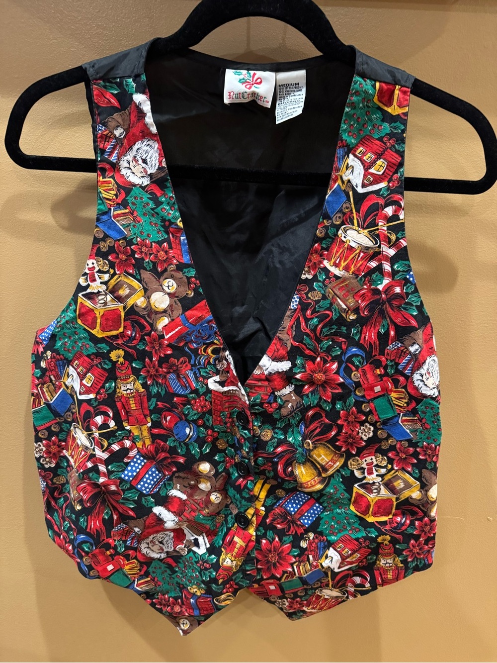 NutCracker women’s Christmas holiday vest: multi color: lined: button front: med